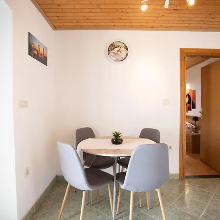 Insula Holiday home *